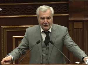 Нелегальное оружие выстрелит, а братва, которая даст приказ, не сомневайтесь, существует, она снаружи: Кочарян