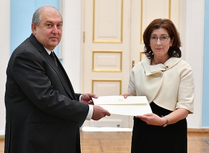 Новоназначенный посол Канады вручила Армену Саркисяну верительные грамоты