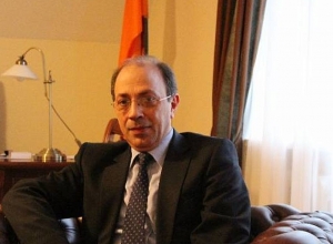 Президент подписал указ о назначении Ара Айвазяна министром ИД