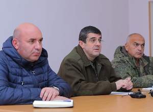 Араик Арутюнян провел расширенное рабочее совещание в Аскеране