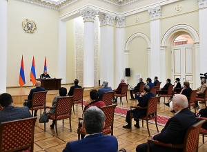 Армен Саркисян встретился с представителями общественности