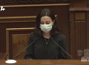 Мария Карапетян зачитала и объяснила сказанное генералом Багдасаряном на вчерашнем заседании