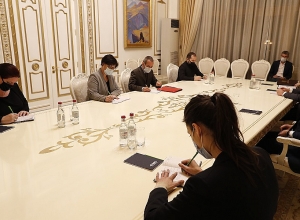 Премьер-министр выразил МККК обеспокоенность в связи с объемом работ