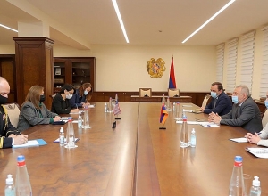 Вагаршак Арутюнян принял чрезвычайного и полномочного посла США в РА