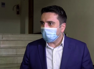 Ով է որոշել, որ Վազգեն Մանուկյանը պետք է լինի վարչապետ. Ալեն Սիմոնյանի ճեպազրույցը