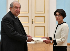 Новоназначенный посол Эстонии вручила Армену Саркисяну верительные грамоты