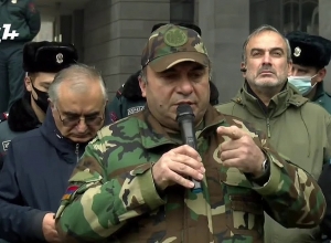 «В интернете появились фотографии, что глава СНБ Азербайджана пригласил на обед Мурадова, это неслучайно»