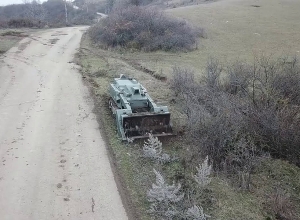 «Ուրան 6» ռոբոտների միջոցով ճանապարհի եզրերի ականազերծում ԼՂ-ում