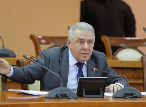 Министр обороны РА встретился с родственниками пропавших без вести военнослужащих