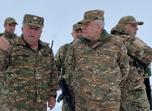 Министр обороны РА посетил юго-восточную приграничную зону
