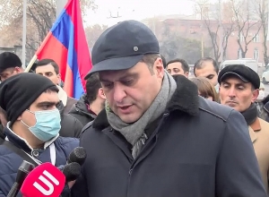 Председатель Палаты адвокатов Ара Зограбян заявил, что они хотят вручить Национальному собранию два документа