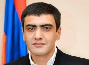 Դատարանը հեռացել է խորհրդակցական սենյակ Առուշանյանի ձերբակալման օրինաչափության հարցով որոշում կայացնելու