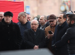 Выступление Вазгена Манукяна на митинге оппозиции