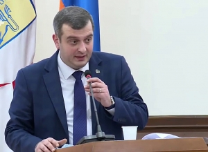 Предлагается на 100% повысить зарплаты мэра и его заместителей