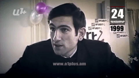 Календарь. 25-е декабря: 15 человек избивают сотрудников газеты