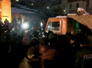 Спор на проспекте Баграмяна