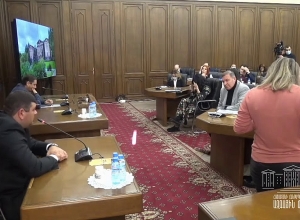 «Демаркации не происходит: вчера подошла группа азербайджанцев, чтобы вести переговоры с сотрудниками МО»