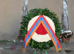 В воинском пантеоне «Ераблур»   возложен венок от имени президента Армена Саркисяна