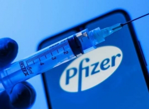 Американский врач умер после прививки вакциной Pfizer