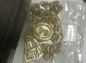 Հյուր եկած կինը գնալիս տան դուռը բաց էր թողել, բնակարան մտած տղամարդն էլ ոսկյա զարդեր էր գողացել