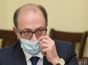 Мы крайне обеспокоены постоянными нарушениями трехстороннего заявления со стороны Азербайджана