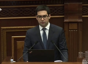 Бадасян объяснил депутатам, почему необходимы специализированные суды