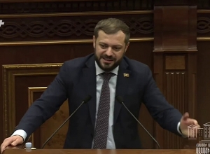 «И на этот раз оппозиция воспользовалась: эта комиссия была создана для того, чтобы получить политические дивиденды»