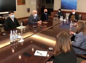 Посол США Трейси обсудила со специалистами необходимость безопасного возвращения пленных