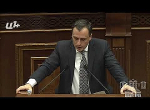 Դավիթ Խաչատուրյանը երդվեց