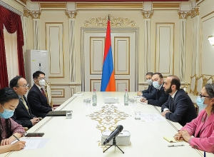 Арарат Мирзоян принял посла Китая
