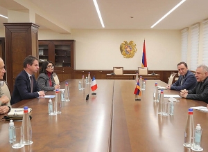 Вагаршак Арутюнян принял посла Франции в РА