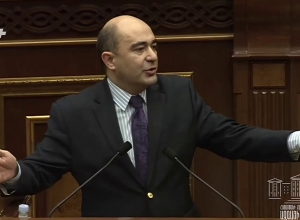 У вас есть проблемы – вы бросаетесь в крайности: Эдмон Марукян