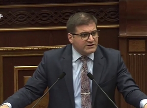 «Азербайджанцы с согласия и по побуждению турок, русских демонтируют памятник Нжде в Мартуни»