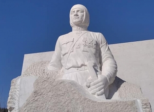 «Ընդմիշտ կանգուն է մնալու և վերջ»