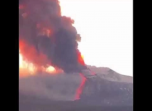 В Сицилии началось извержение вулкана Этна