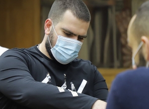 Հովհաննես Բաբուջյանն ու Սուսաննա Գաբոյանը միավոր կորցրին, բայց պահպանեցին 1-ին տեղերը