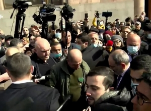 Никол Пашинян вышел к народу