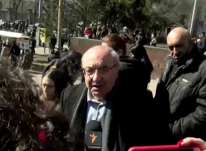 «Ես չեմ հասկանում՝ մարդ ինչքան խելագար պետք է լինի կամ անխելք, որ կողմ լինի այս իշխանություններին». Վազգեն Մանուկյան