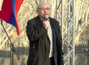 Վաղը սա կլինի ուրախության հրապարակ․ Վազգեն Մանուկյան