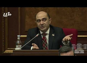 Попросите прощения у 1/5 НС или вы должны подать в отставку: Марукян – Арарату Мирзояну