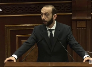 Арарат Мирзоян извинился, если в его поведении почувствовали признаки пренебрежения