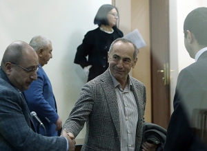 Судебное заседание по делу Кочаряна и остальных отложено: Армен Геворян сдал тест на коронавирус