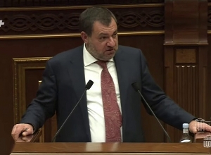Гражданин Вардазарян, вы призвали своего друга Ванецяна не идти на Баграмян? Депутат - Вардазаряну