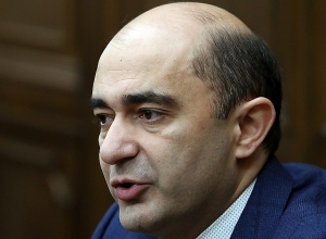 С одной стороны, Алиев заявляет, что готов вести переговоры с армянами Нагорного Карабаха, с другой стороны, нападает на них: Марукян