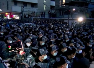 На улице Демирчяна увеличилось число полицейских