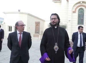 ՀՀ ԱԳ նախարար Արա Այվազյանն այցելեց ԱՄԷ և Կատարի Հայոց թեմի Առաջնորդարան