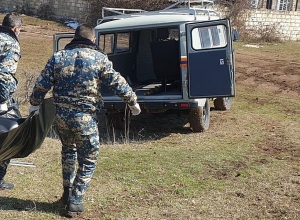 Поиски останков погибших военнослужащих приостановлены из-за снегопада и метели
