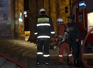 Հանրապետության հրապարակում գտնվող «Հայփոստ»-ի տանիքում հրդեհ է բռնկվել