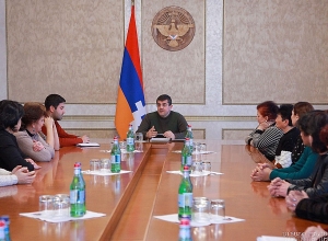 Встреча с группой армянских беженцев, выселенных из Азербайджана