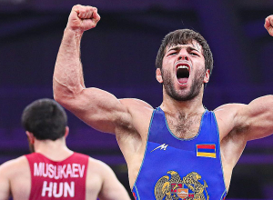 Вазген Теванян одержал победу над азербайджанским борцом и завоевал золотую медаль